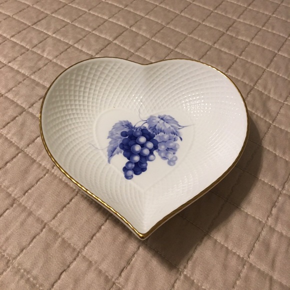 Mikasa Other - ☘️MIKASA BONE CHINA DISH